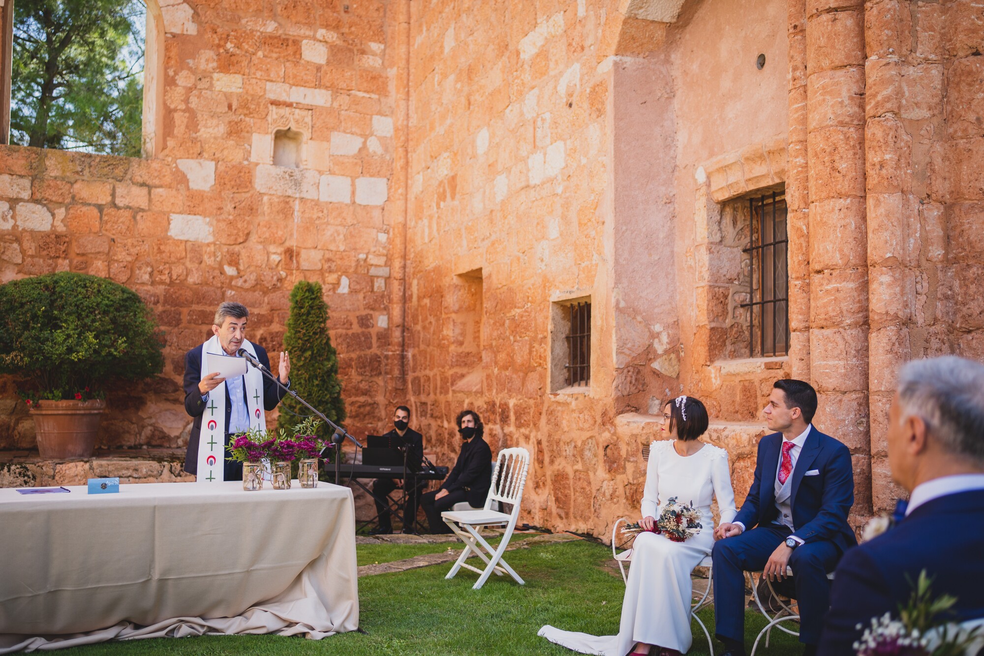 fotografos-boda-los-claustros-ayllon-1927