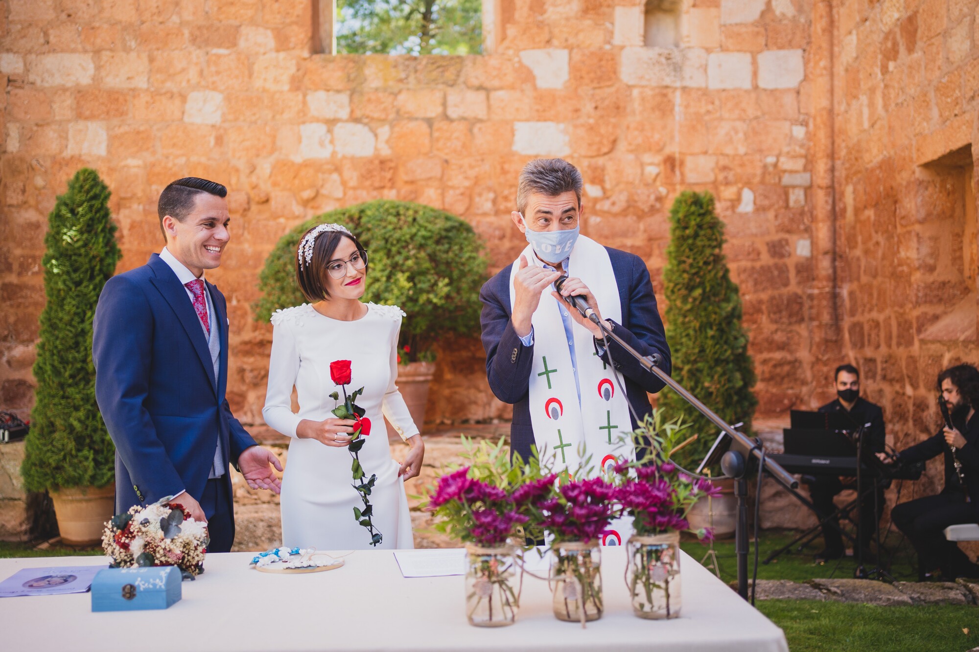 fotografos-boda-los-claustros-ayllon-1953